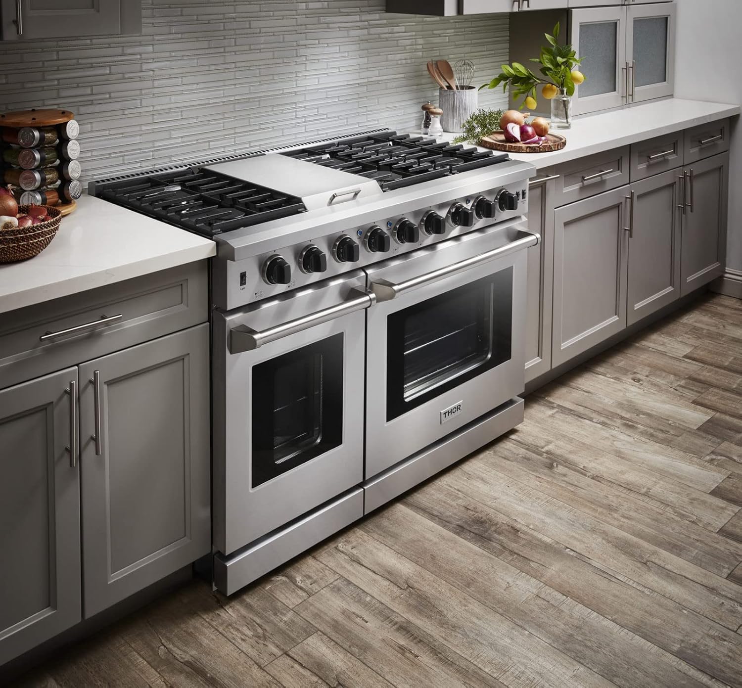 Thor Kitchen 30 in. 4.55 Cu. Ft. Freestanding Gas Range with 5 Burners, Continuous Cast Iron Grates, in Stainless Steel, LRG3001U