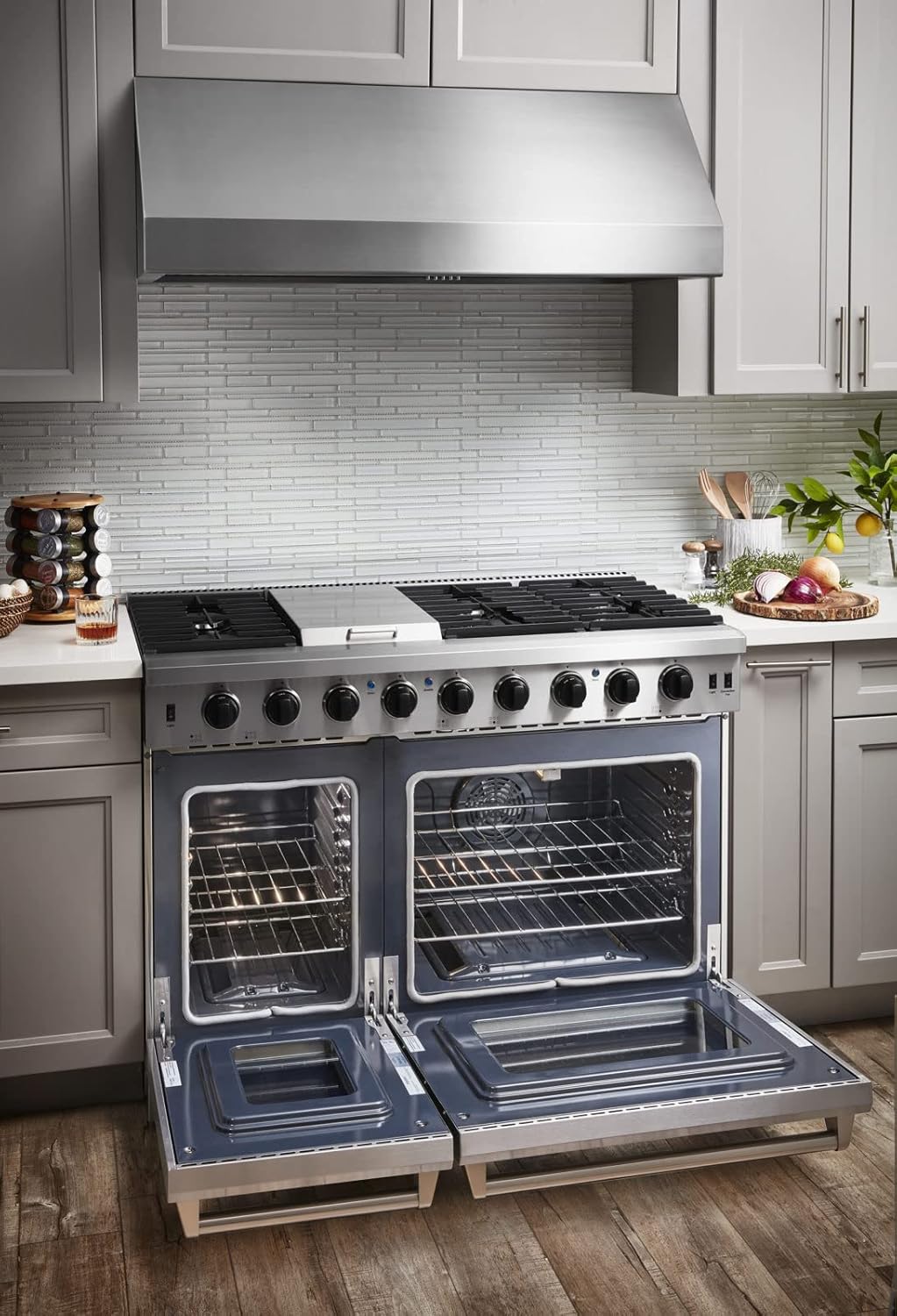 Thor 30 Inch Gas Range Stainless Steel with 5 Sealed Burners, 4.5 cu. ft. Oven, Free Standing Professional Range with Storage Drawer, Cast Iron Grate,LRG3001U