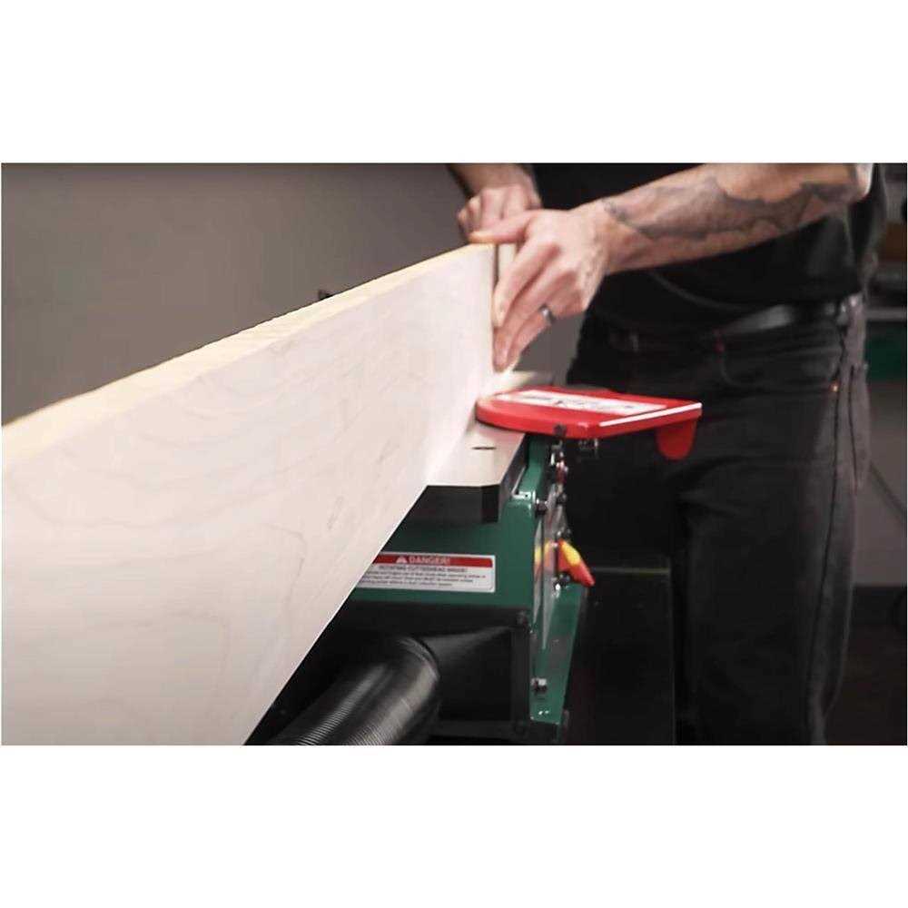 Grizzly 6 Benchtop Jointer with Spiral-Type Cutterhead