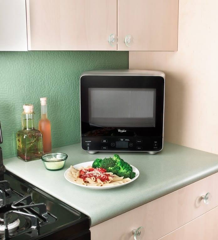 Whirlpool WMC20005YB 750W Countertop Microwave - 0.5 cu ft - Black