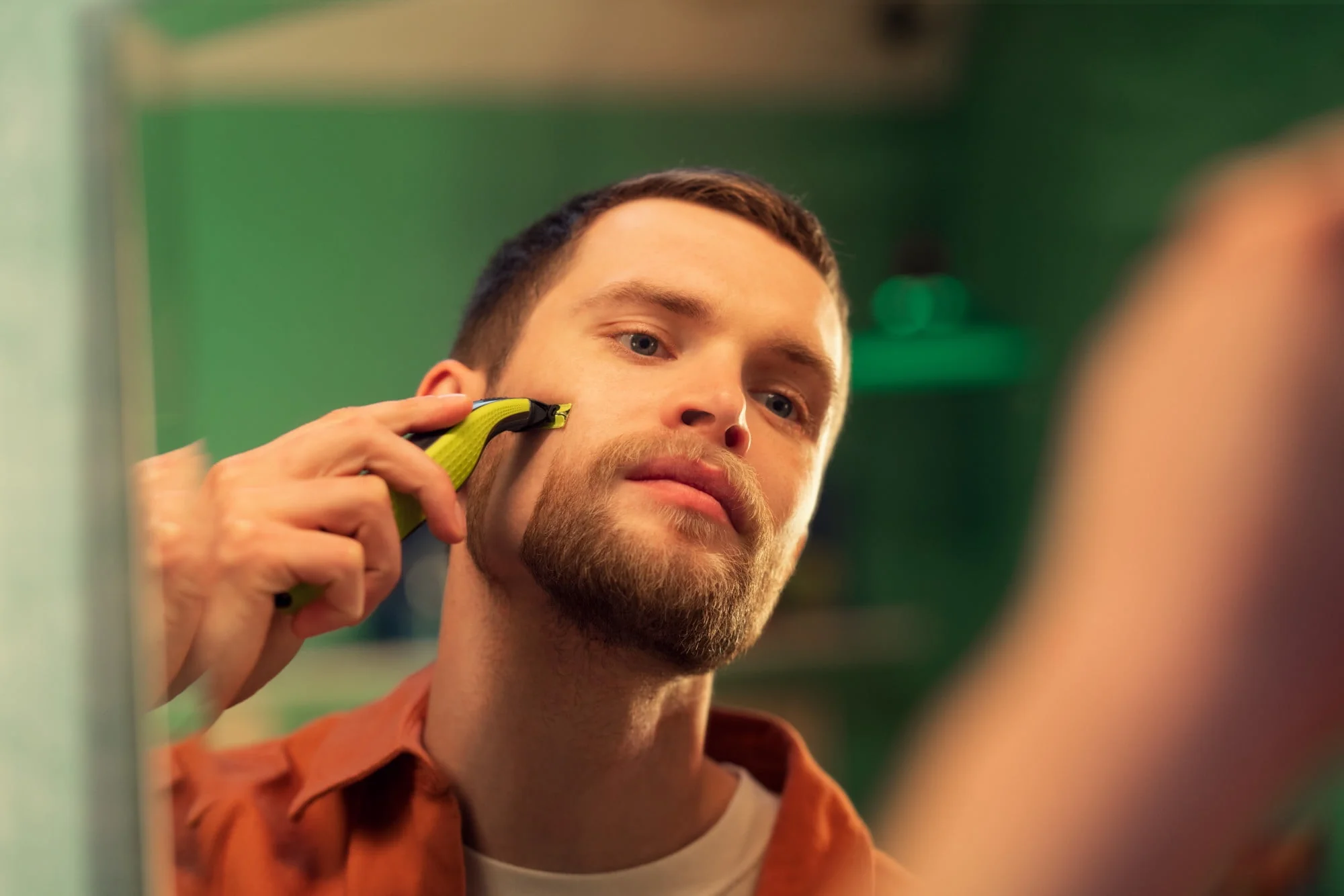 Philips Norelco Oneblade 360 Face + Body, Hybrid Electric Razor and Beard Trimmer For Men with 5-In-1 Face Stubble Comb and Body Hair Trimmer Kit, QP2834/70