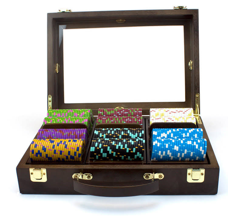 300ct Claysmith Gaming &The Mint& Chip Set in Walnut Case
