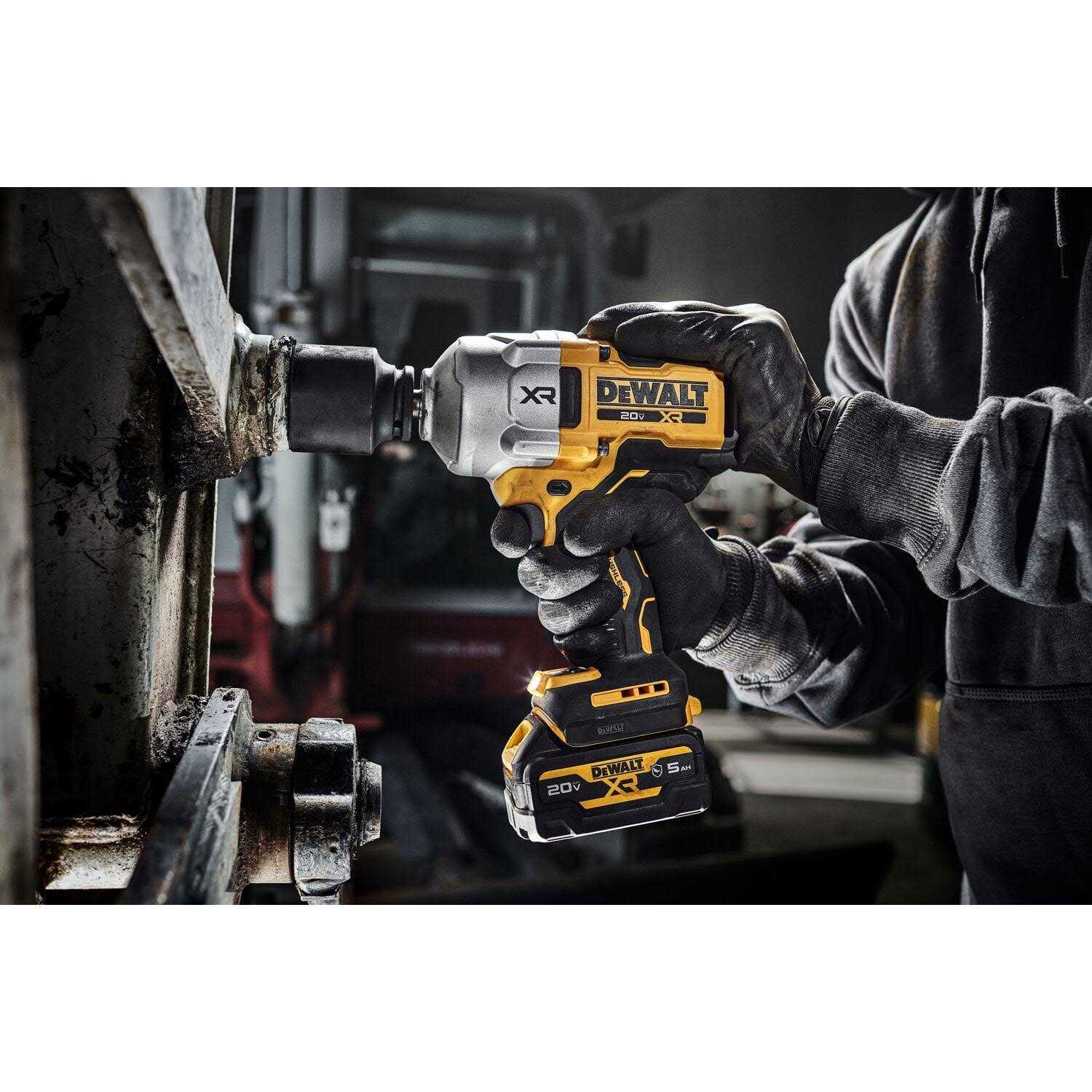 DeWalt DCF961B 20V MAX* XR Brushless Cordless 1/2  High Torque Impact Wrench with Hog Ring Anvil