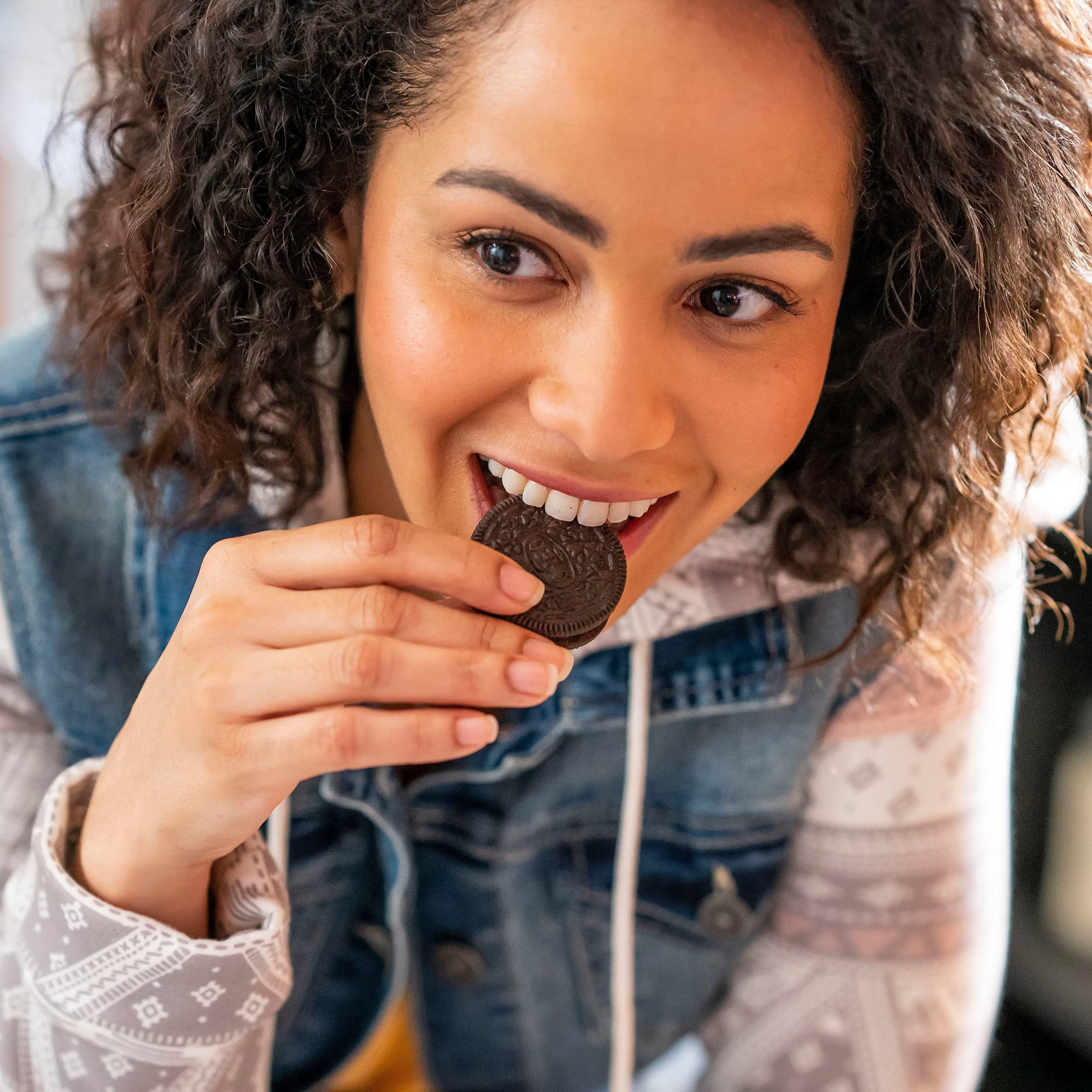 OREO Chocolate Sandwich Cookies, Family Size, (Pack of 18)