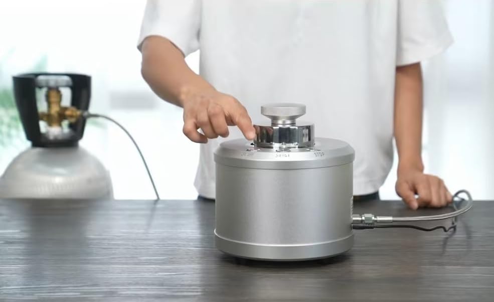 Dry Ice Machine Mini Dry Ice Maker Micro Dry Ice Machine Dry ice Block Smoke for Food Preserving Meats Preserving Seafood Tissue Preservation chill Beer or Wine