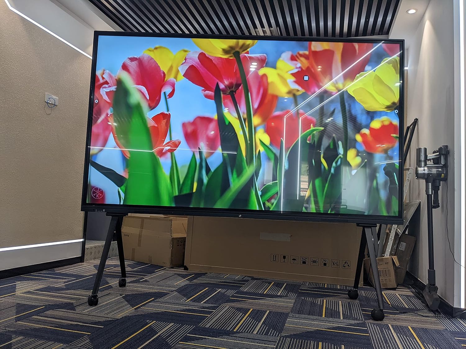 100 Inch LCD Panel 4K UHD Smart TV; TS100TD, High Brightness, High Contrast Makes Images Clearly Visible from A Distance