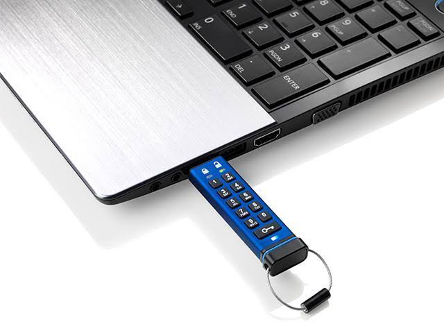 iStorage datAshur PRO - USB flash drive - encrypted - 4 GB - USB 3.0