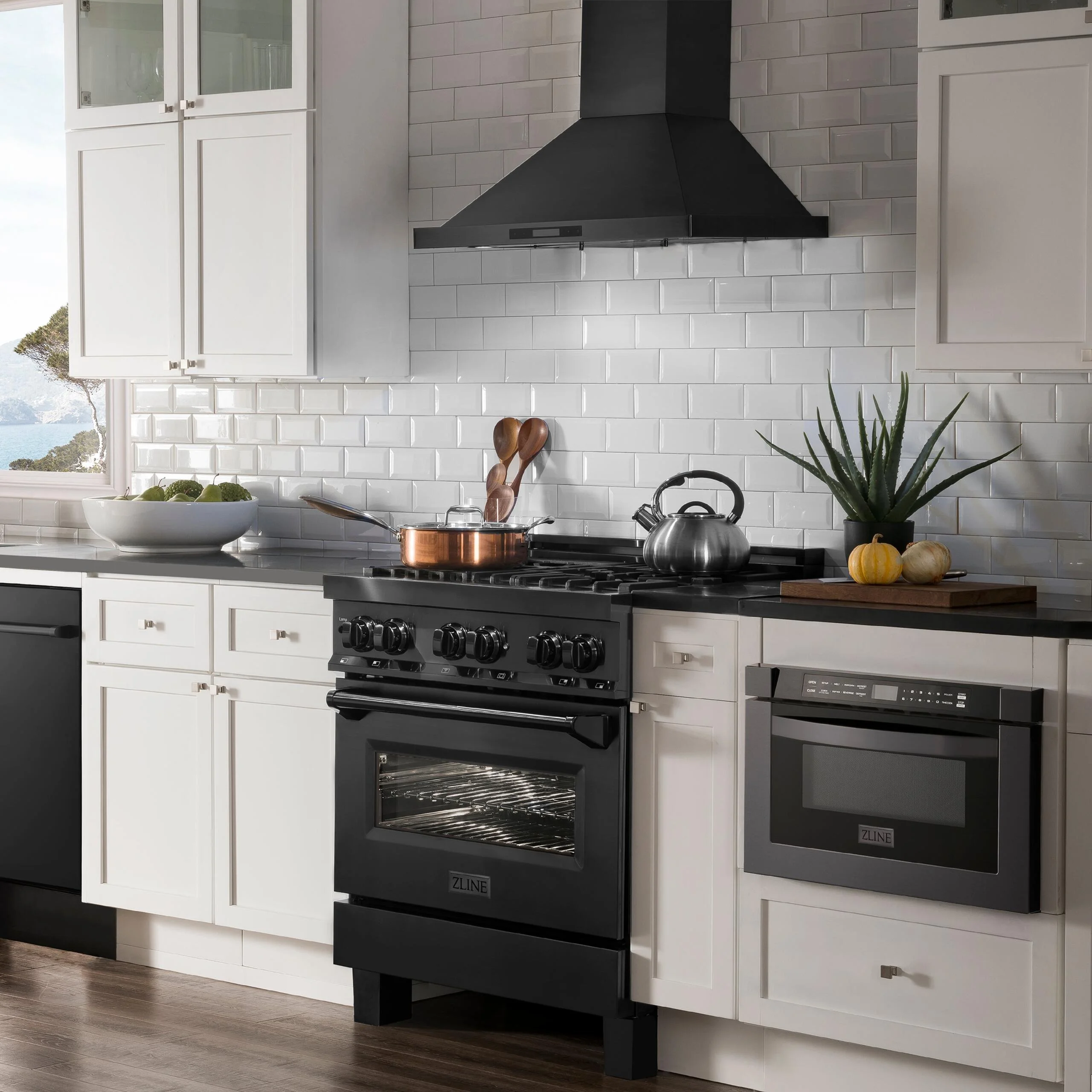 ZLINE 24" 1.2 cu. ft. Microwave Drawer in Black Stainless Steel