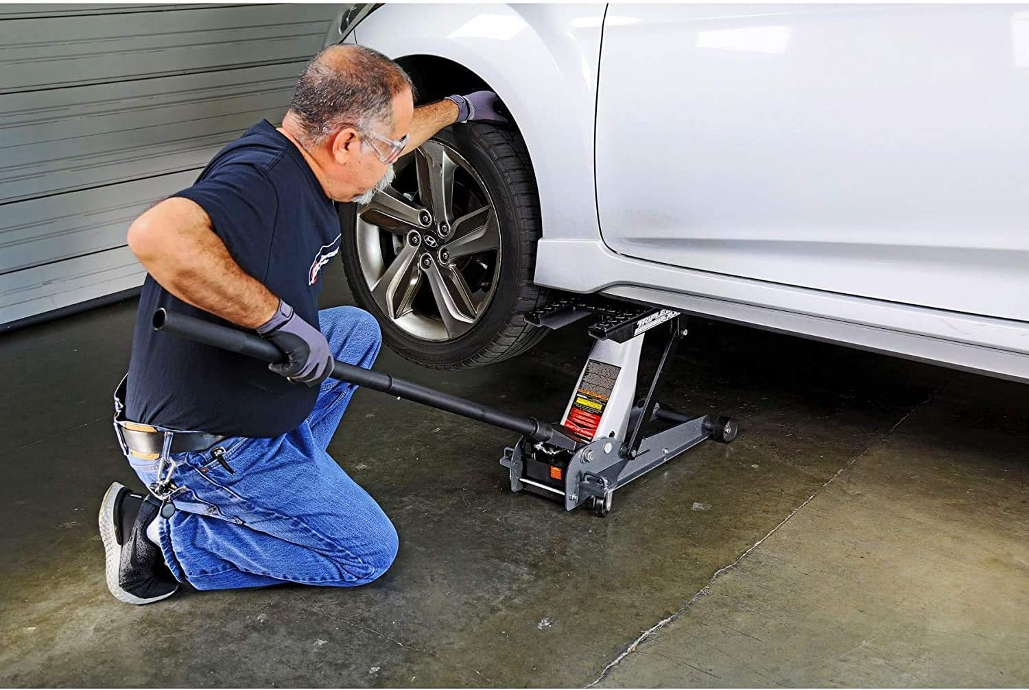 Powerbuilt - 3000Lb Triple Lift Garage Jack, (620622), Black