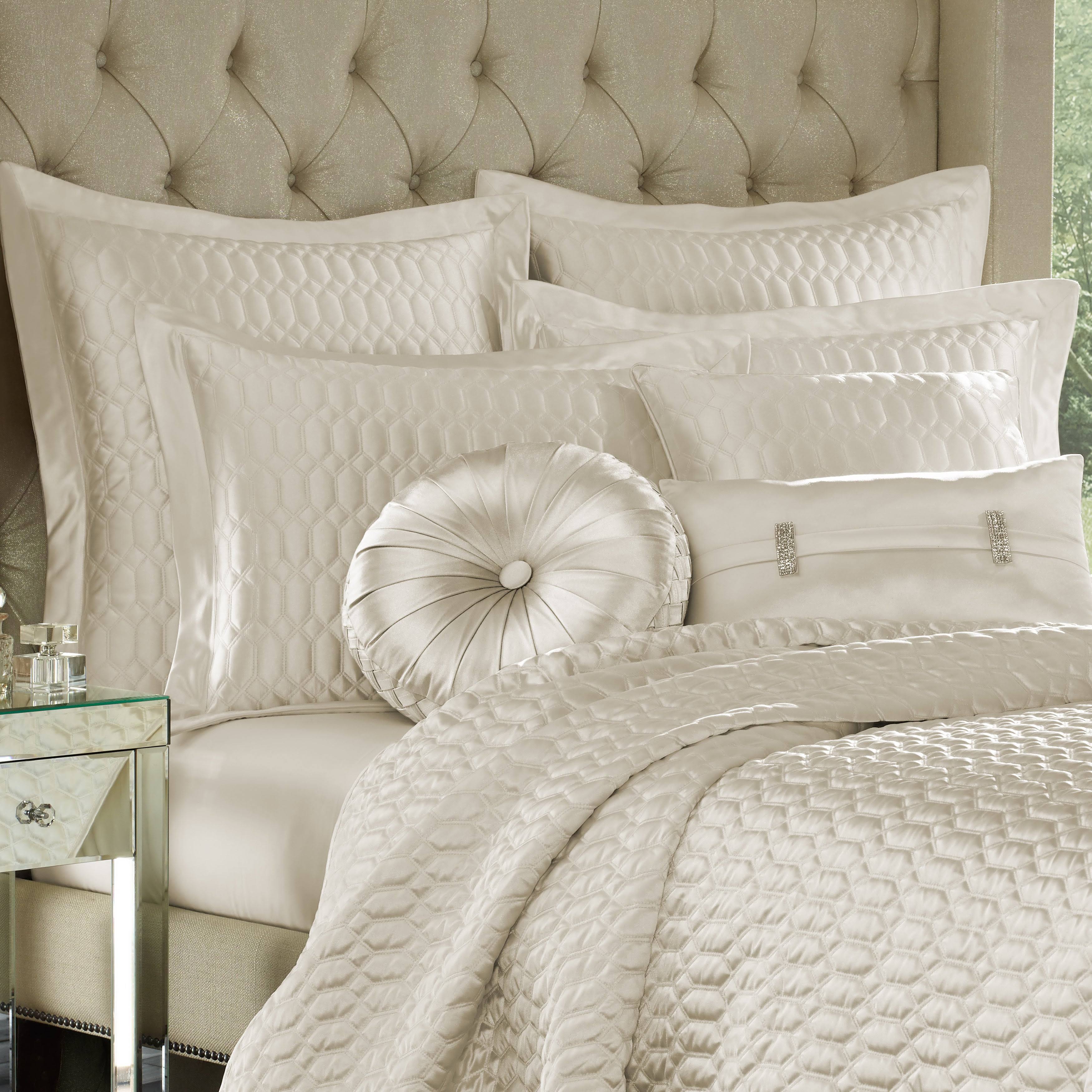 J. Queen New York Satinique Coverlet, King, Silver