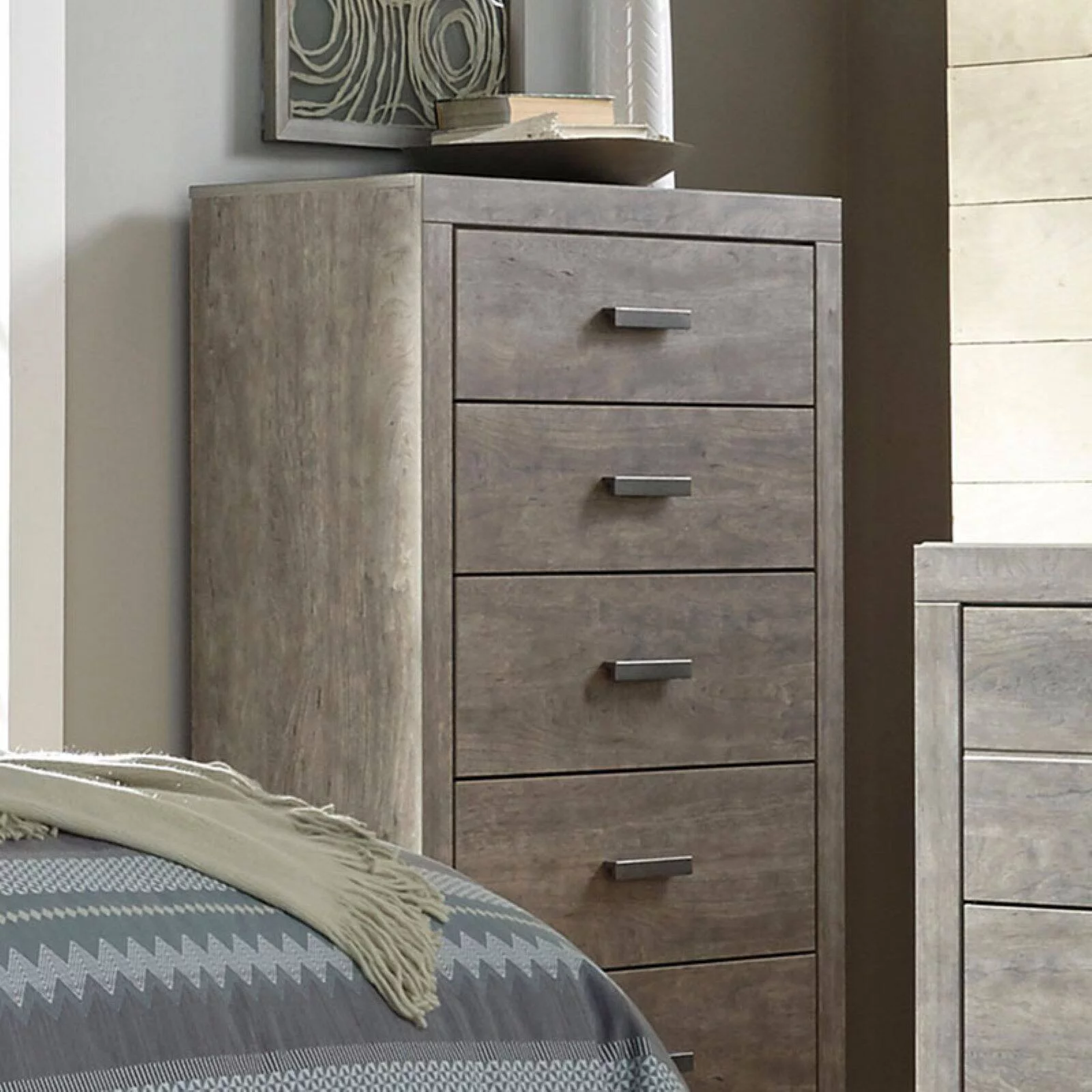 Ashley Furniture Culverbach 5 Drawer Chest in Gray