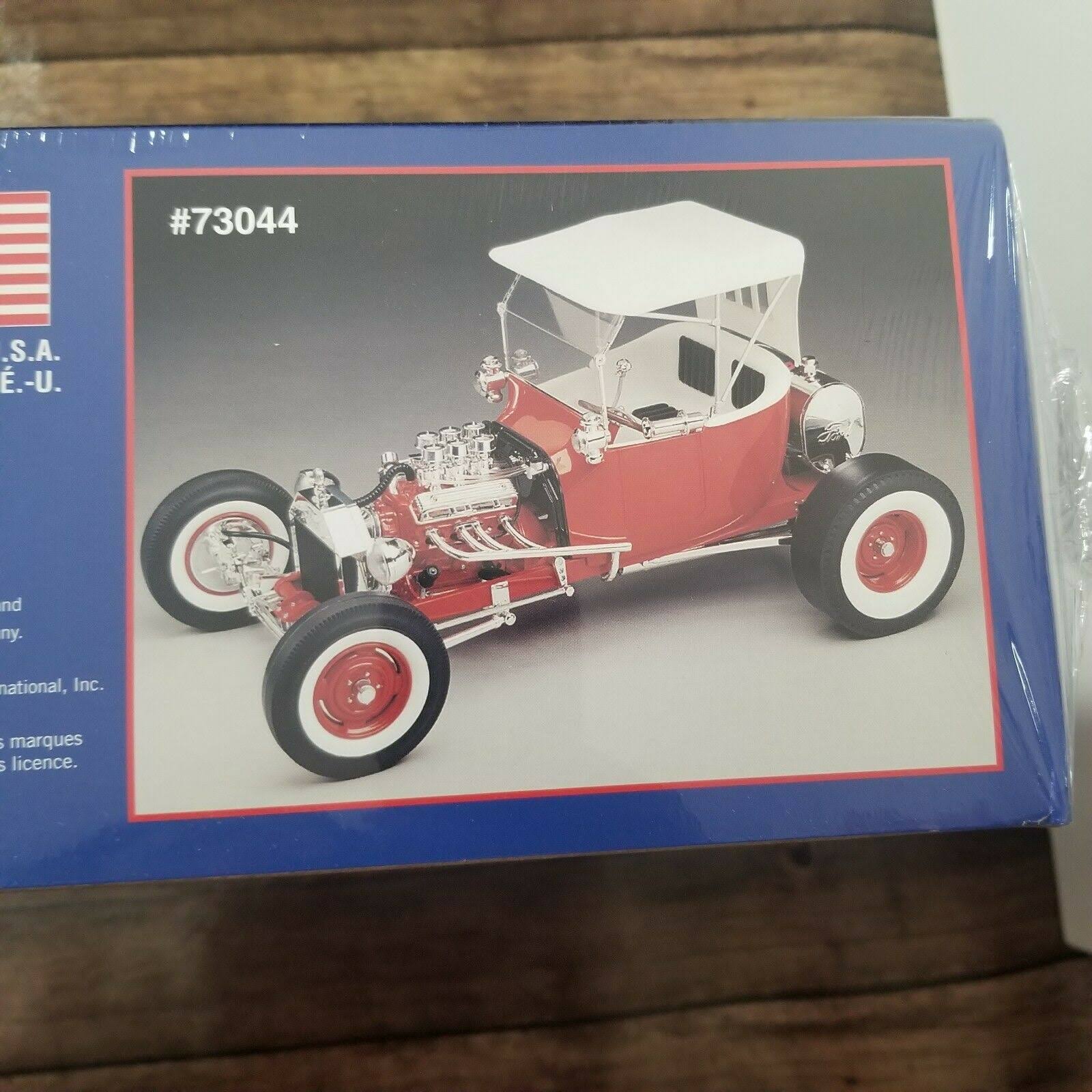 Lindberg #73044 Big Red Rod T Bucket Ford 1/8 Scale Model Kit