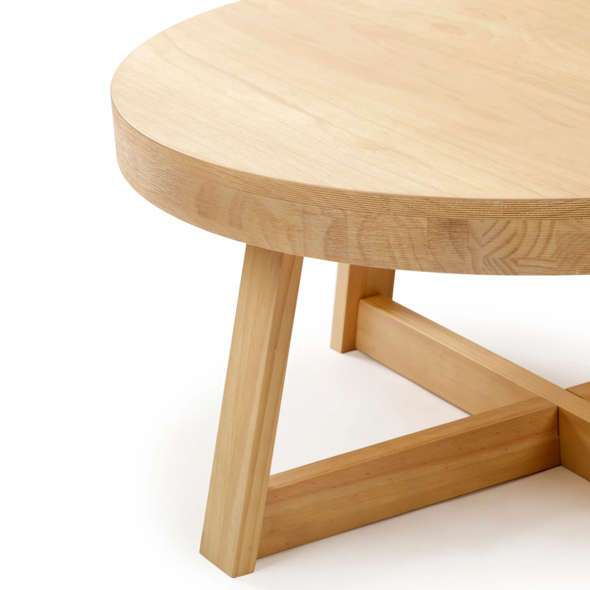Plank+Beam Classic Round Coffee Table, 30 Inch Farmhouse Coffee Table, Mini Center Tables for Small Spaces, Small Living Space Tea Table