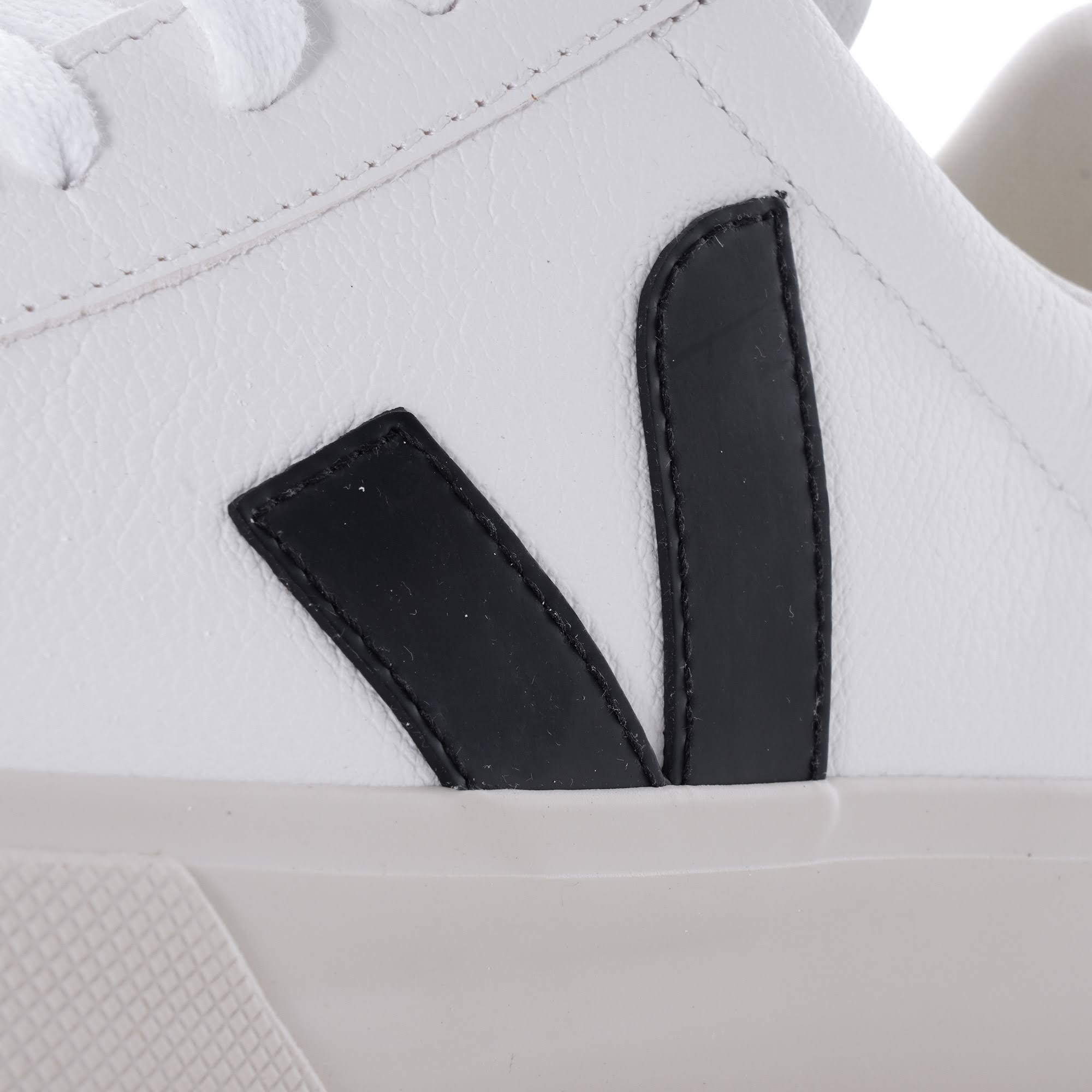 Veja Campo Chromefree (White / Black)