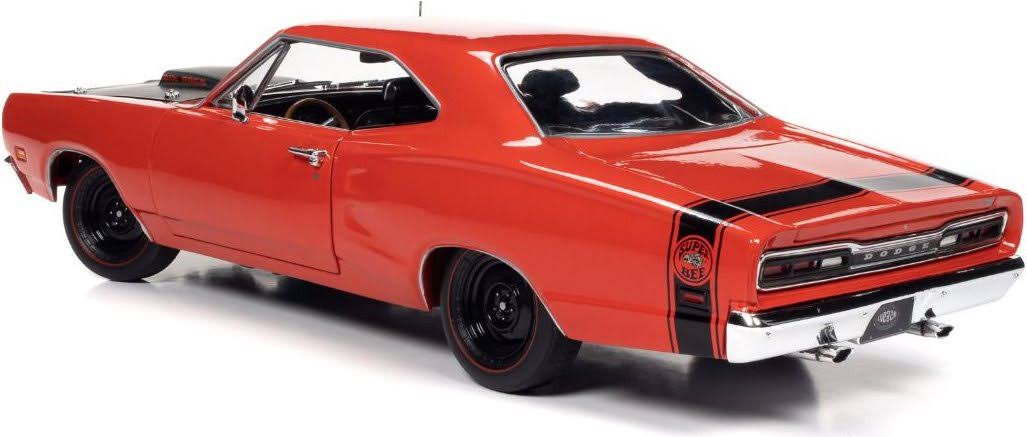 1969/5 Dodge Coronet Super Bee Hardtop R4 Red Muscle Car u0026 Corvette Nationals (MCACN) 1/18 Diecast Model Car by Autoworld