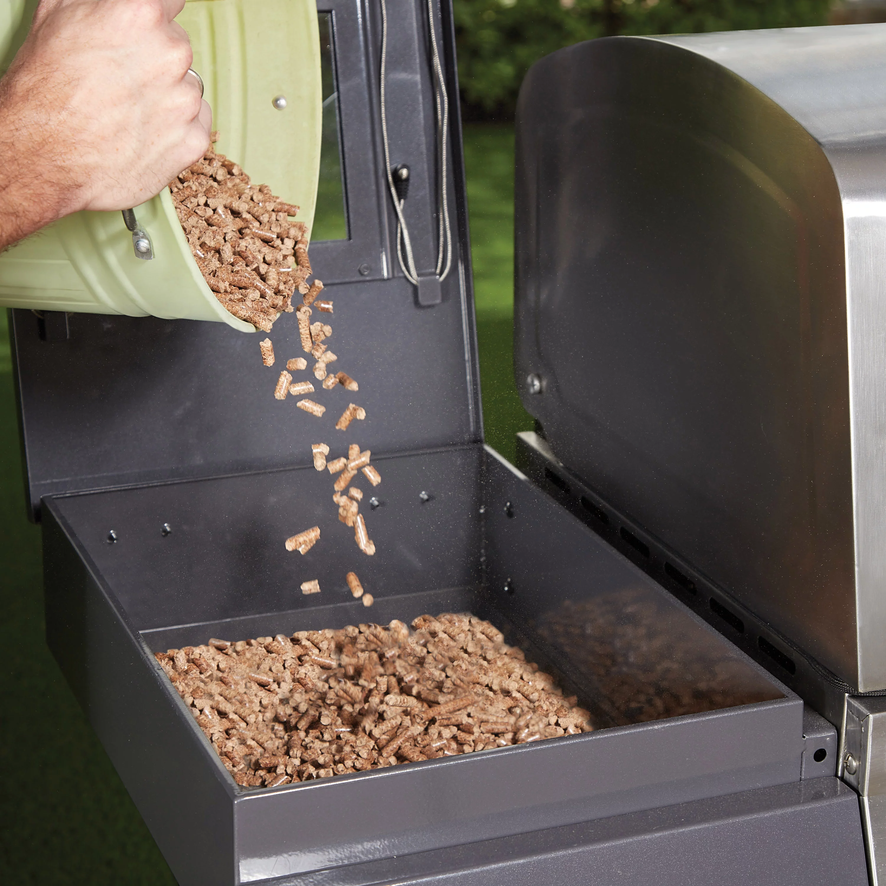 Cuisinart Twin Oaks Dual Function Pellet and Propane Gas Grill