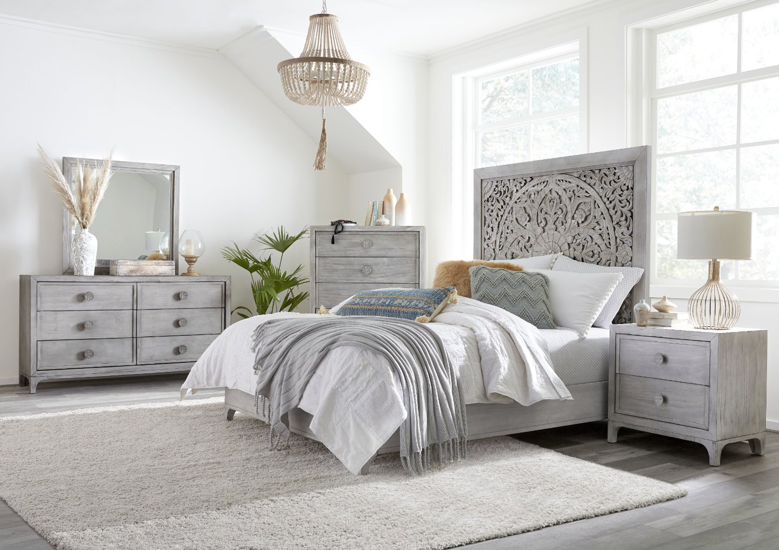 Modus Boho Chic 5 PC Queen Bedroom Set w Chest in Washed White