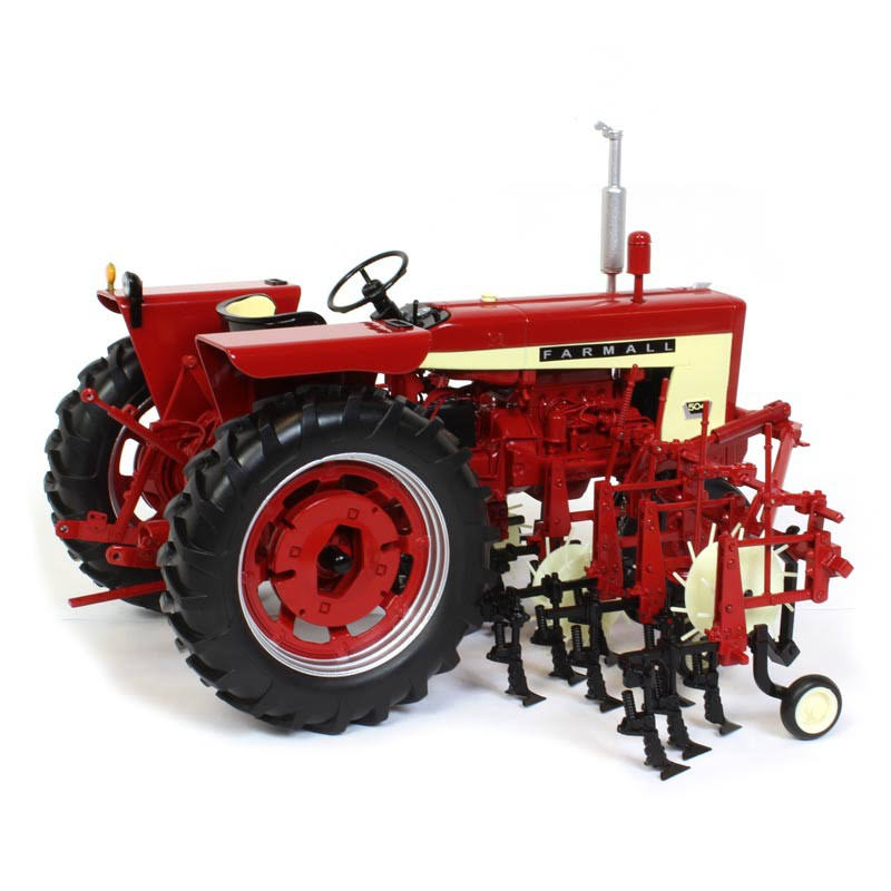 SpecCast 1/16 Scale International Harvester Farmall 504 Narrow Front Tractor w/Four Row Cultivator