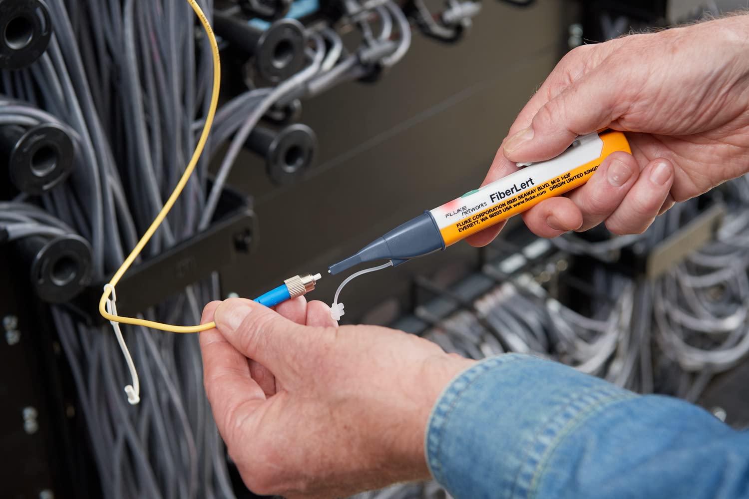 Fluke Networks FIBERLERT-125 Fiber Optic Cable Tester and Detector