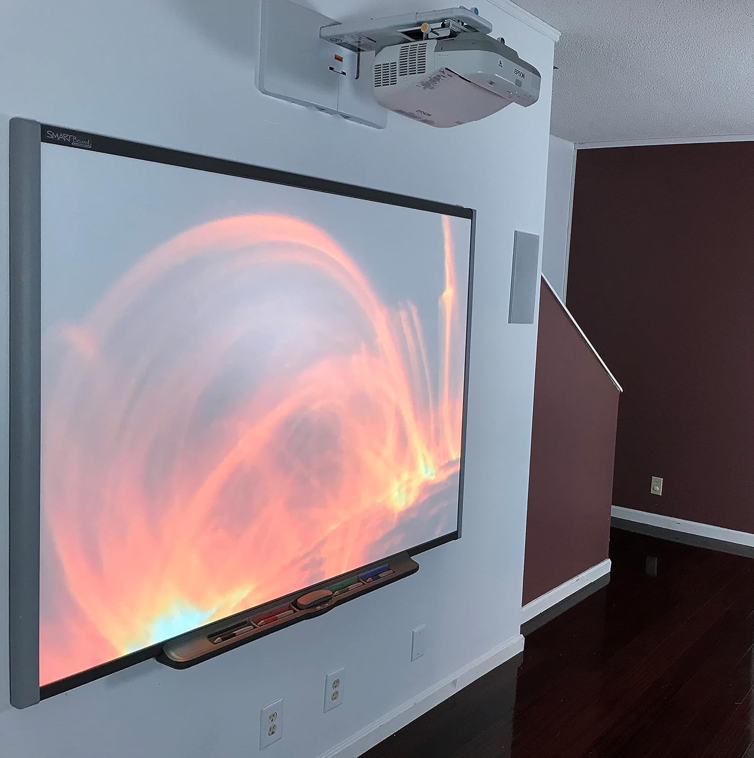 Interactive Smart Board with UST Projector for Classroom/Collaboration Presentation and Meetings