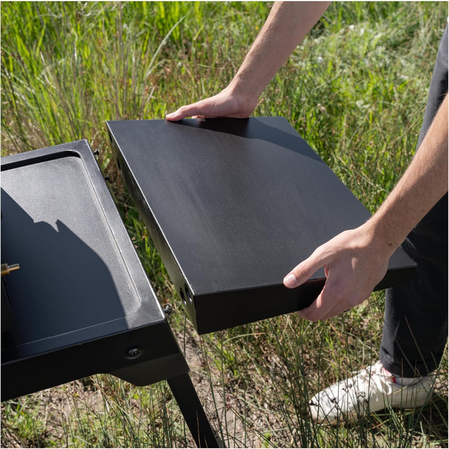 Blackstone 5477 On-The-Go XL 17" and 22" Tabletop, X-Large Griddle Stand