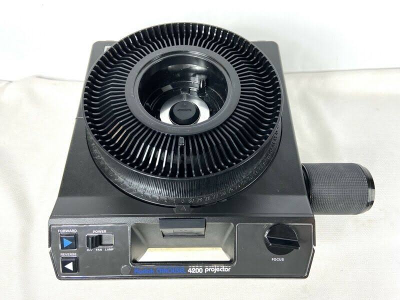 Kodak Carousel 4200 Slide Projector with Slide Tray