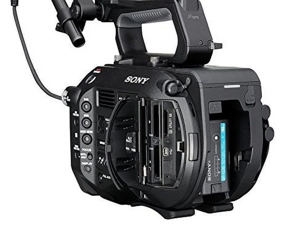 Sony PXW-FS7 4K XDCAM Camera with Super 35 CMOS Sensor + Sony 16-35mm Vario-Tessar T FE F4 ZA OSS E-Mount Lens + 14PC Bu
