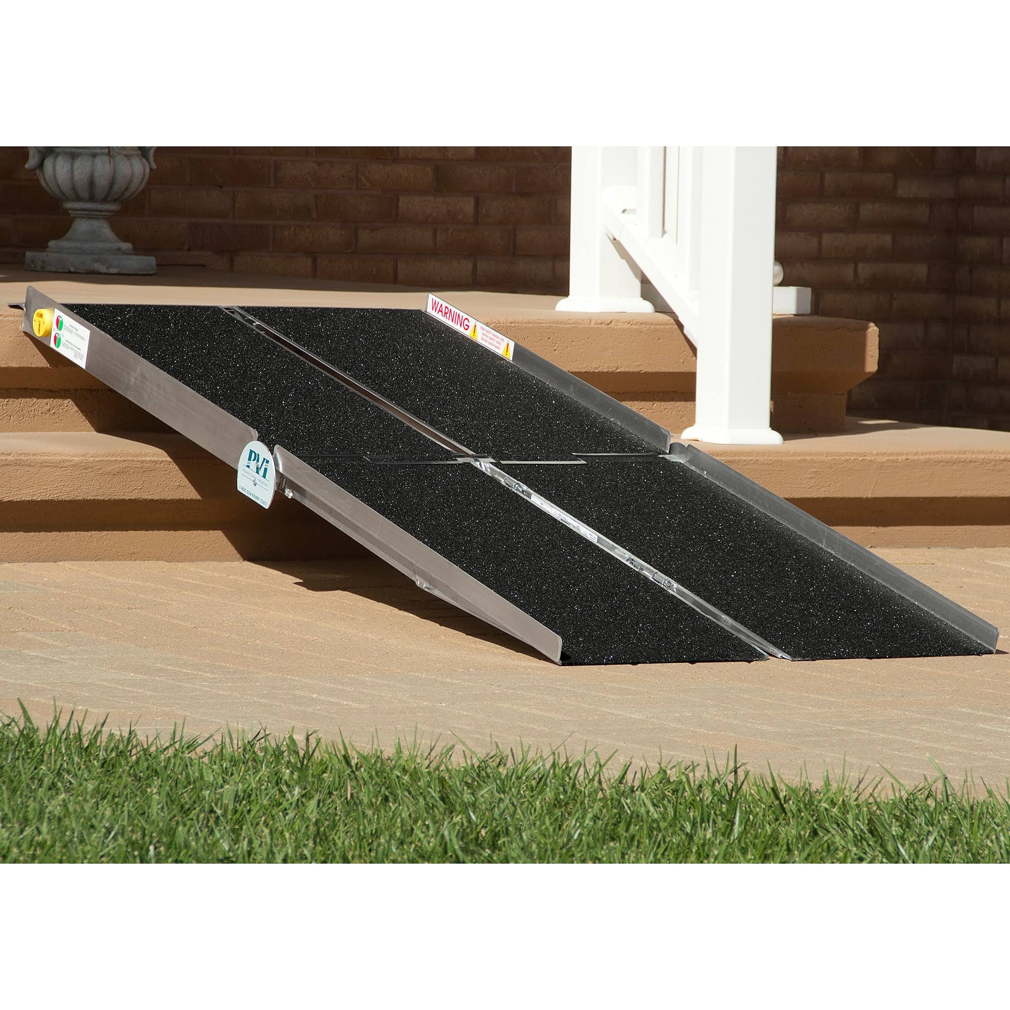 Portable 5-Foot Multifold Ramp