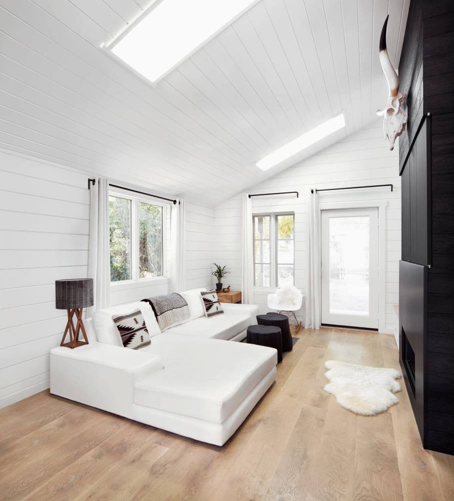 UFP-Edge 1 in. x 6 in. x 6 ft. Timeless Farmhouse Shiplap White Smooth Nickel Gap Pine (6-Pack)