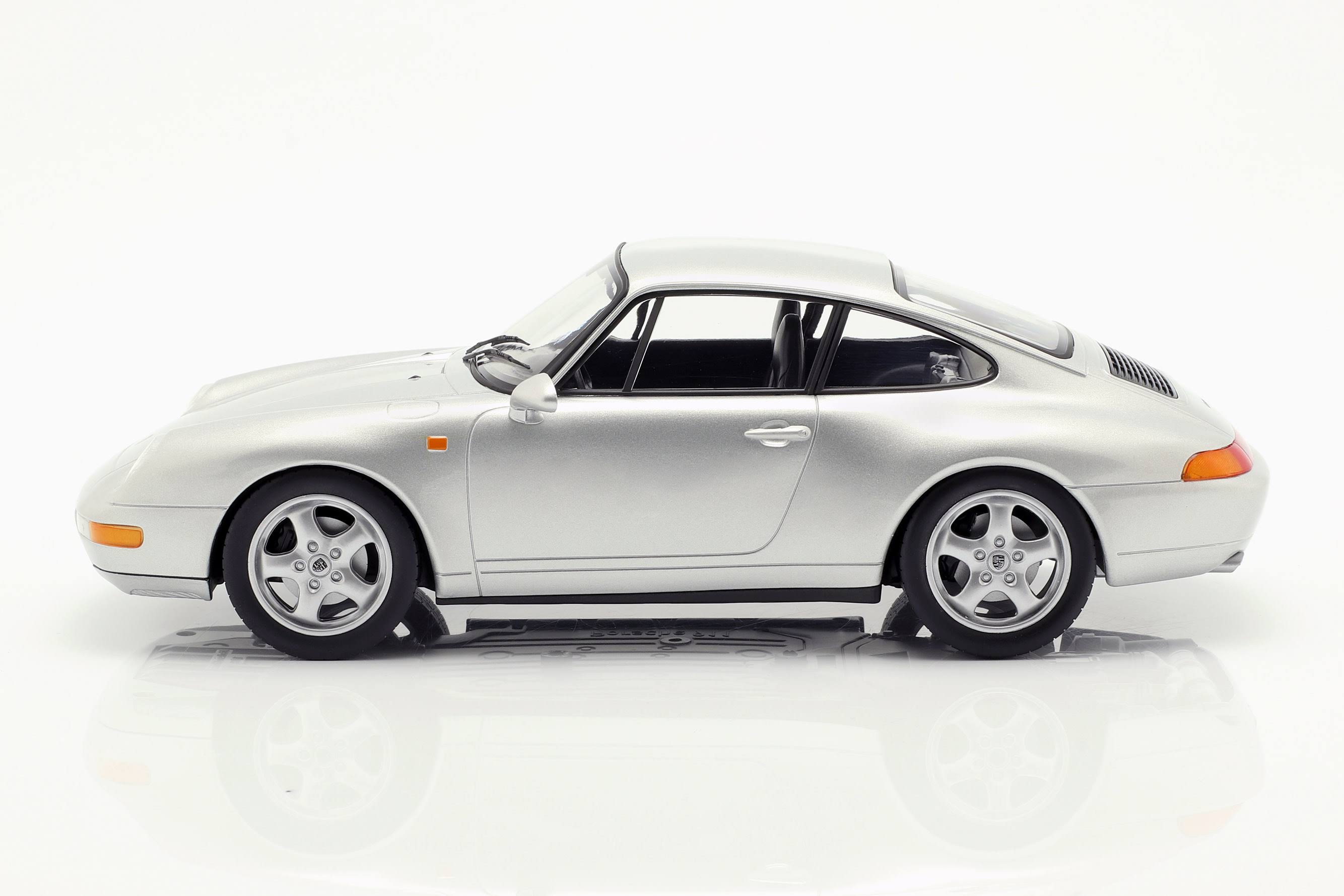 Porsche 911 Type 993 Carrera Coup�� 1993 Grey 1/18 Norev 187591