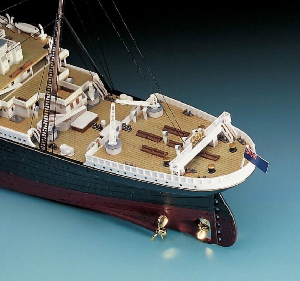 Doyusha 300152 R.M.S. Titanic 1/400 Scale Plastic Kit - Plaza Japan