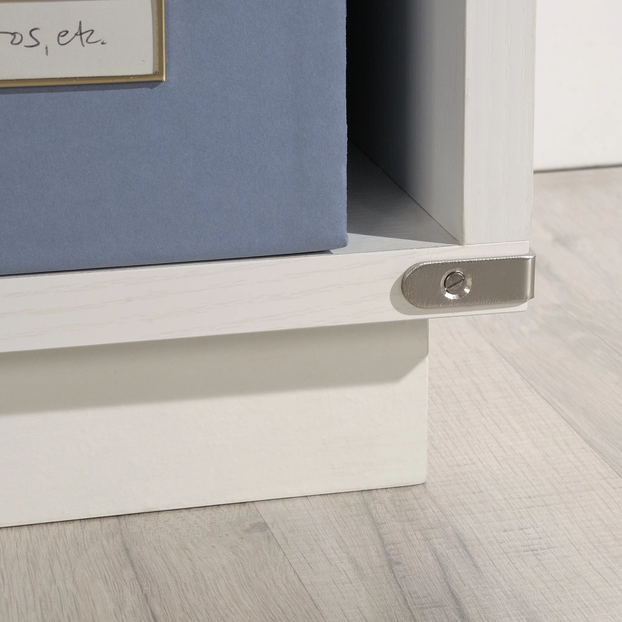 Sauder Vista Key Engineered Wood 3-Shelf Bookcase in Pearl Oak