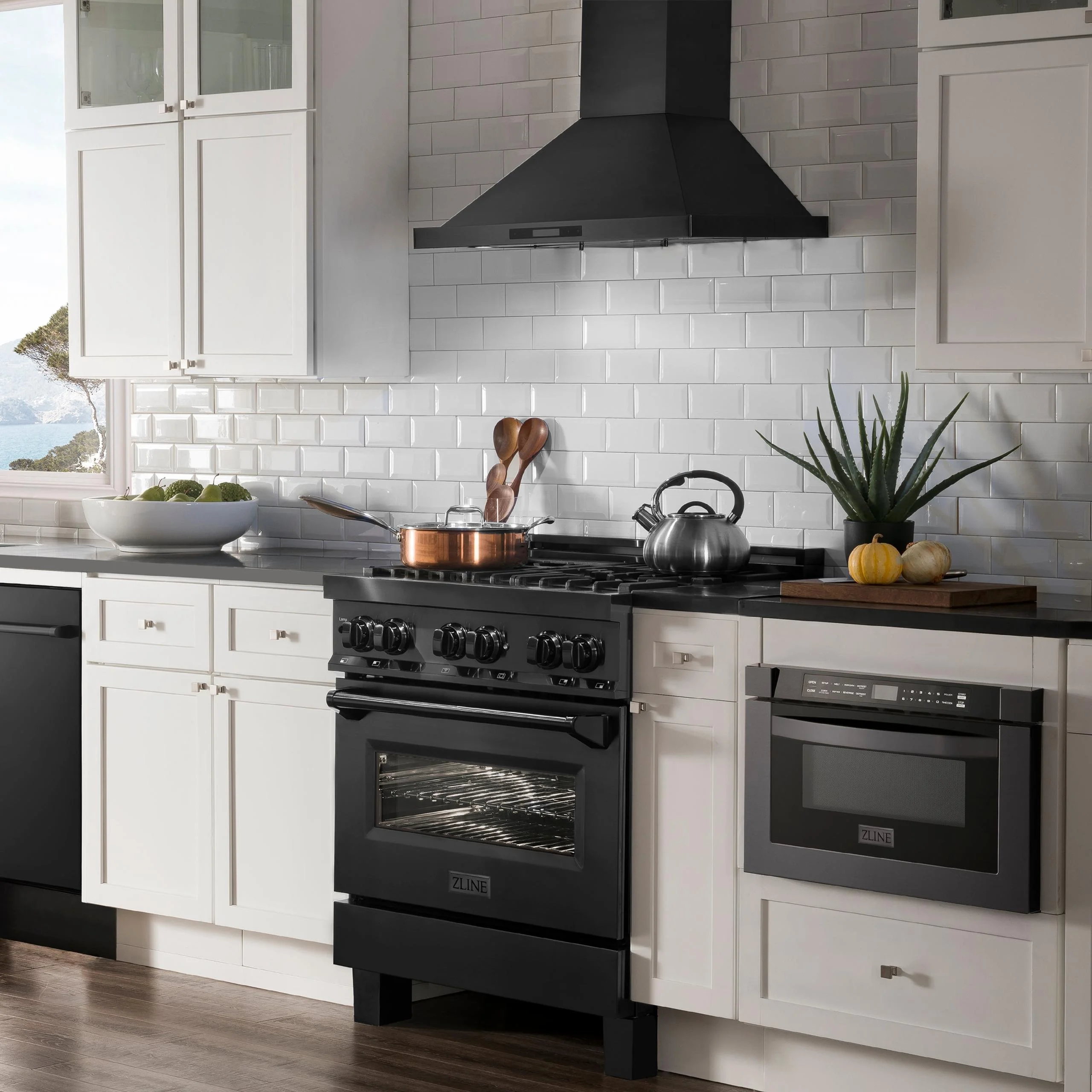 ZLINE 24" 1.2 cu. ft. Microwave Drawer in Black Stainless Steel