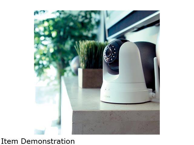 D-Link DCS 5020L Wireless N Cloud Network Camera - Pan/Tilt - Day/Night