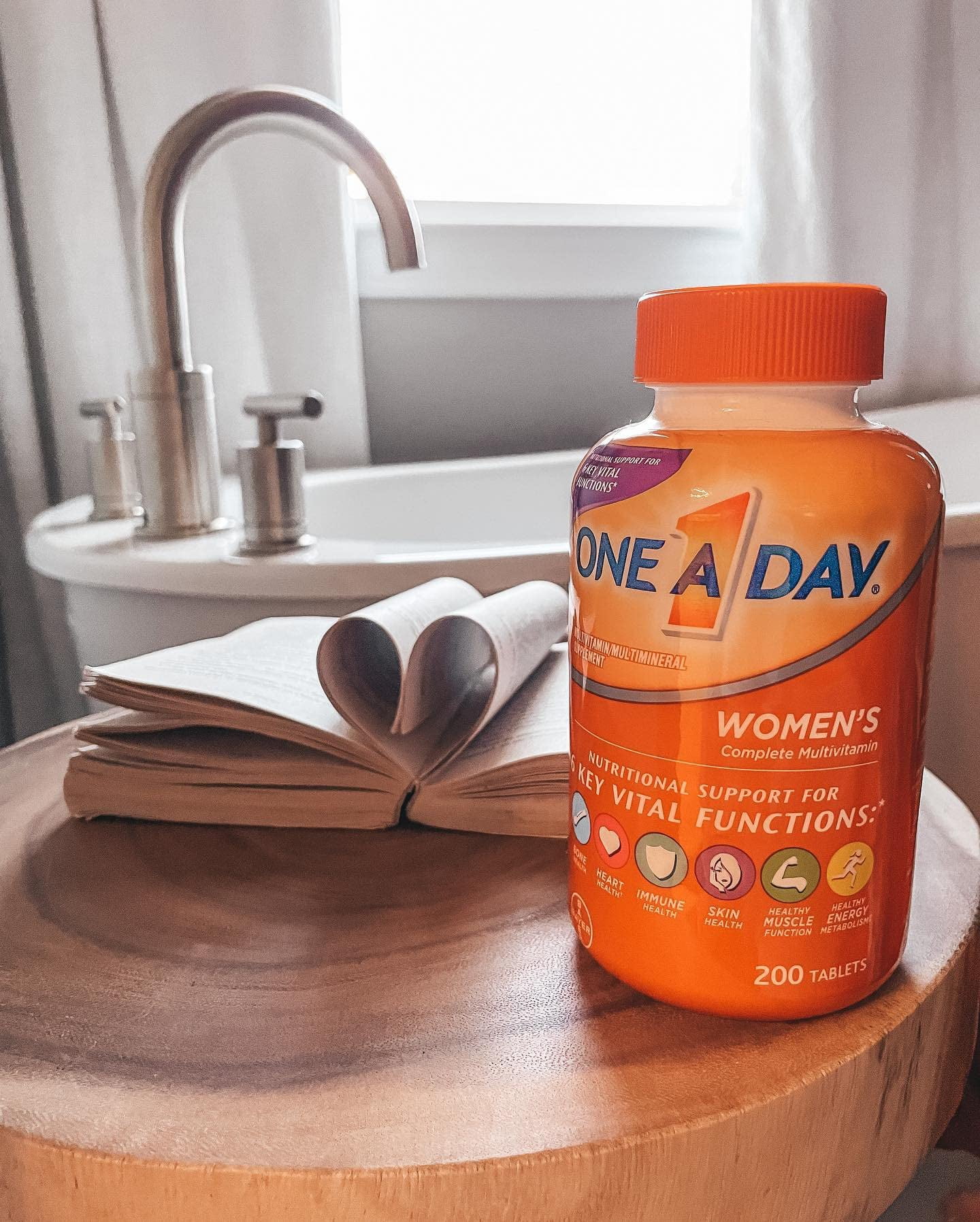 One A Day Women’s Multivitamin, Supplement with Vitamin A, Vitamin C, Vitamin D, Vitamin E and Zinc for Immune Health Support, B12, Biotin, Calcium & More, Tablet, 100 count (Pack of 32)