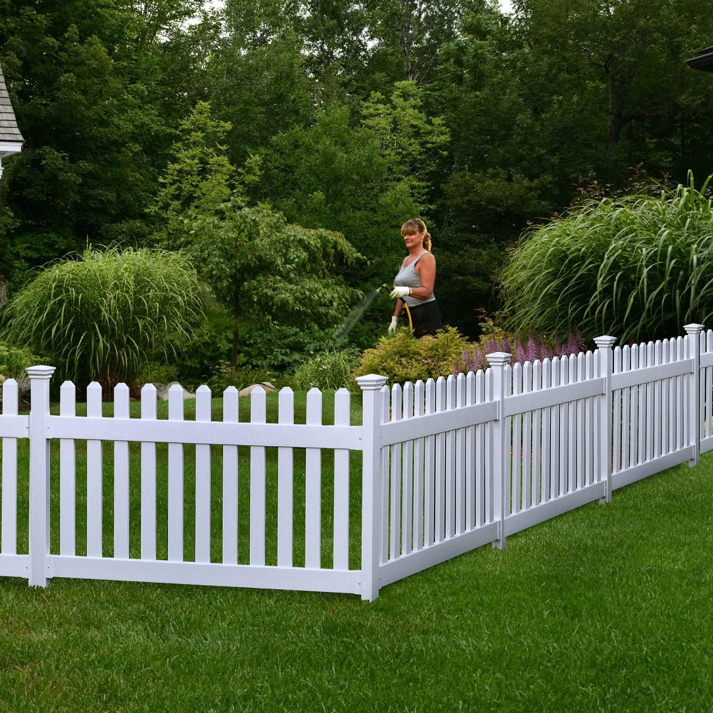 Zippity 5.5' x 3' Davidson Hinged Portable Vinyl Fence Kit and 36" x 72" Newport No-Dig White Picket Fence Panel