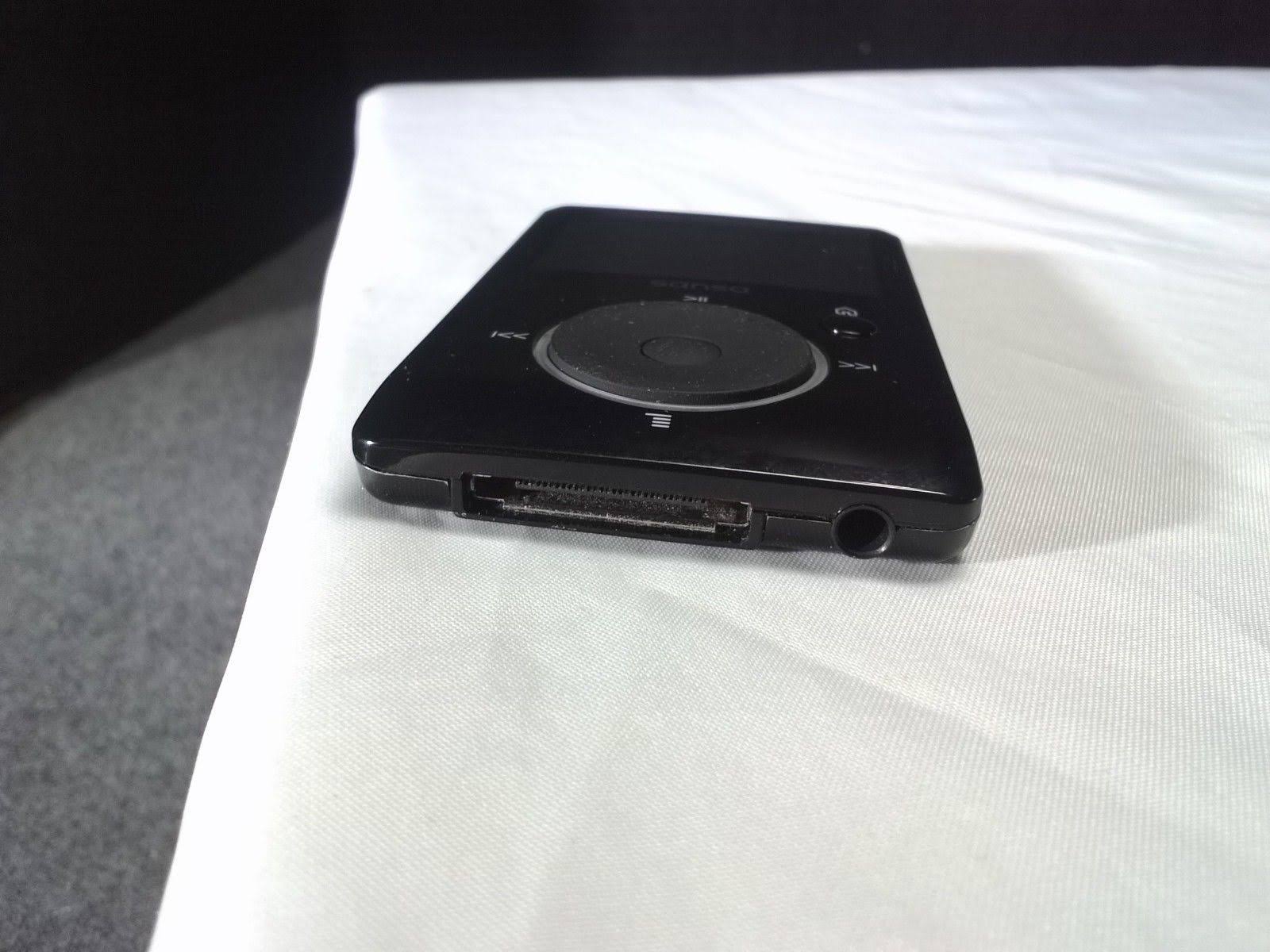 SanDisk Sansa Fuze Black (2 GB) Digital Media Player