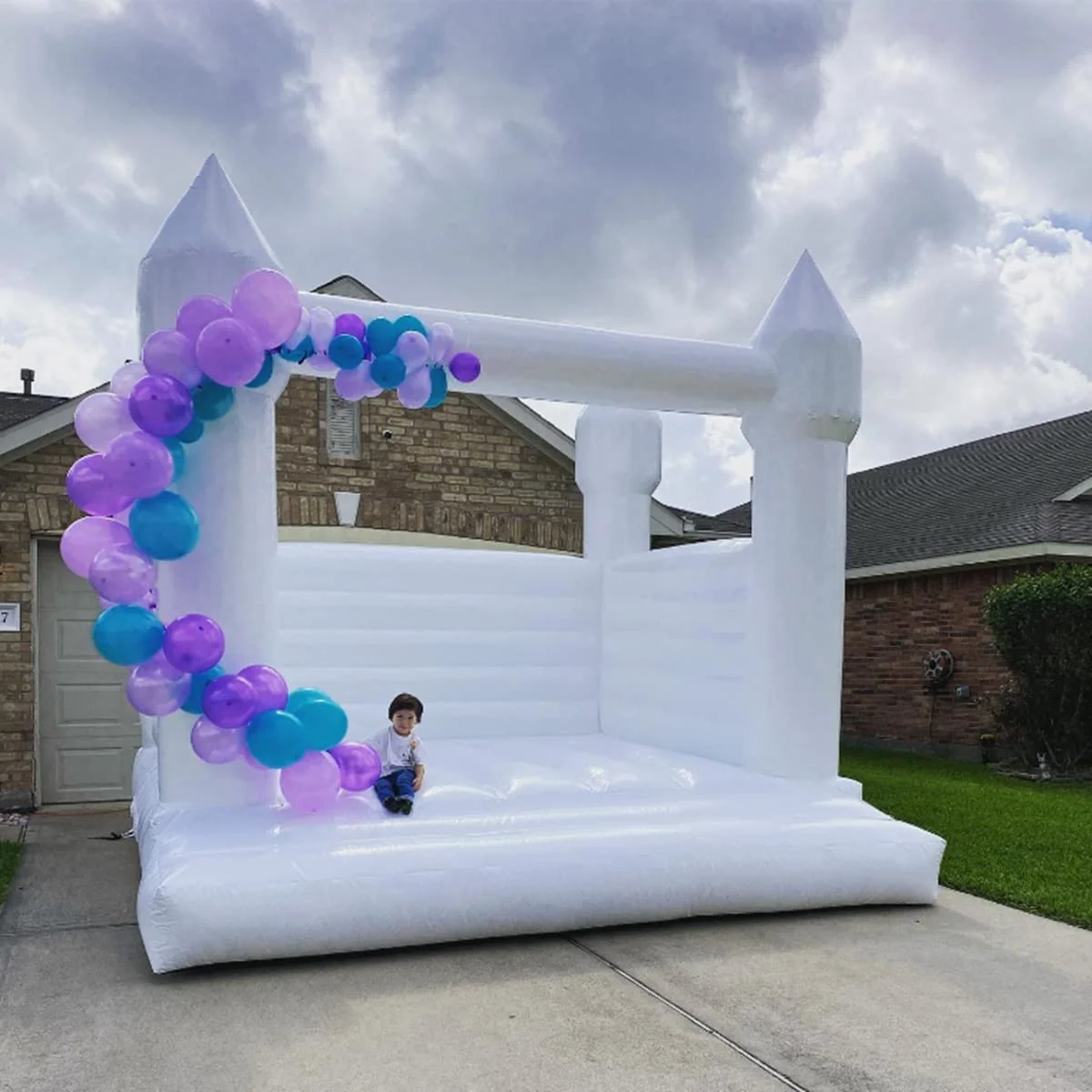 Connsann Commercial White Bounce House 13ft with Air Blower Large Size Jumping Catle for Kids and Adults (13*13*12ft（4*4*3.6m Castle）)