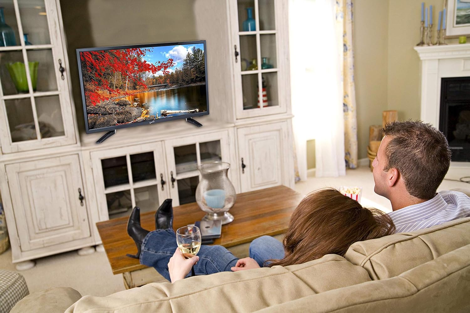 SuperSonic SC-2411 LED Widescreen HDTV & Monitor 24 Flat Screen with USB Compatibility, SD Card Reader, HDMI & AC/DC Input: Built-in Digital Noise Reduction (DC Cable not Included)