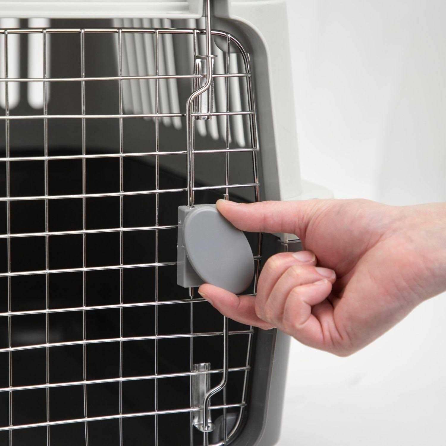 Sport Pet SportPet Designs Plastic Kennels Rolling Plastic Wire Door Travel Dog Crate - Pet Supplies online store