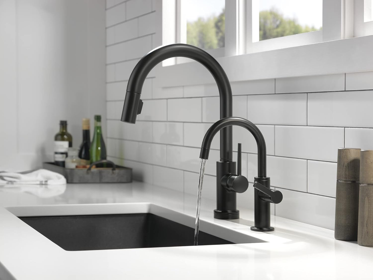 DELTA FAUCET 1930-BL-DST Contemporary Beverage Faucet, Matte Black