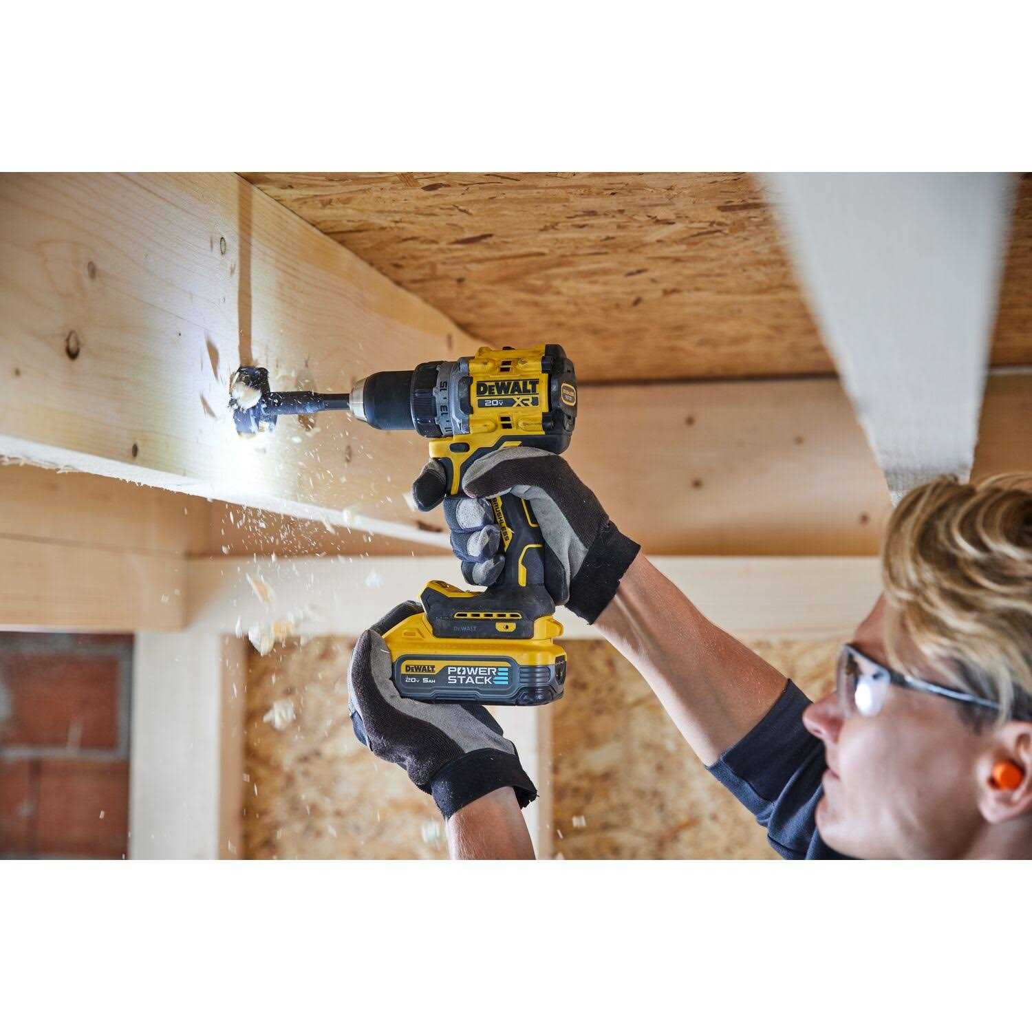 DEWALT DCBP520C 20V MAX Powerstack 5 Ah Battery Starter Kit - Shop Hardware Tools Online Store