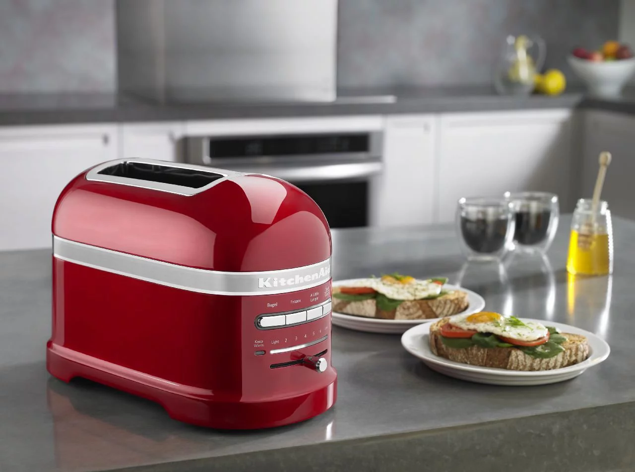 KitchenAid Pro Line 2-Slice Toaster | Candy Apple Red