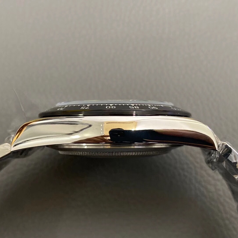 Daytona Siver Classic Panda Black &amp; White Dial 40mm