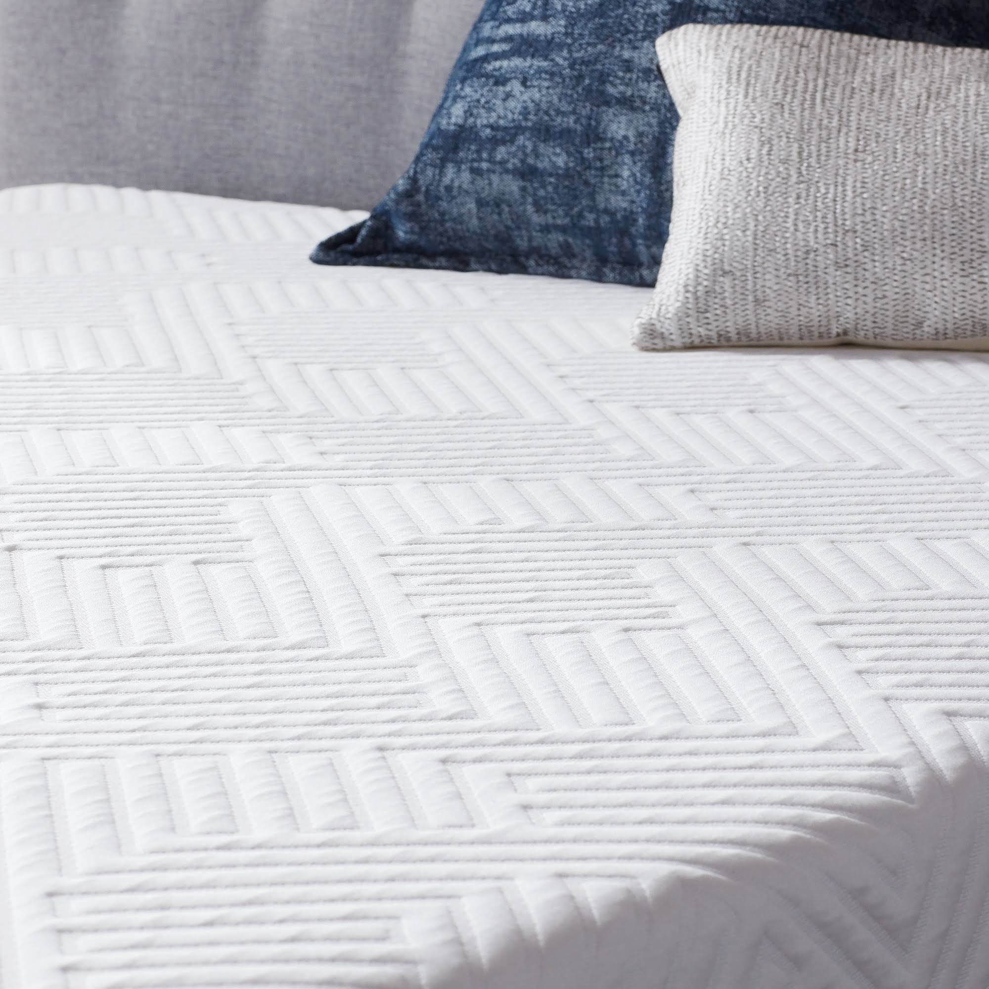 LUCID Comfort Collection 10x22 Gel Hybrid Full Mattress