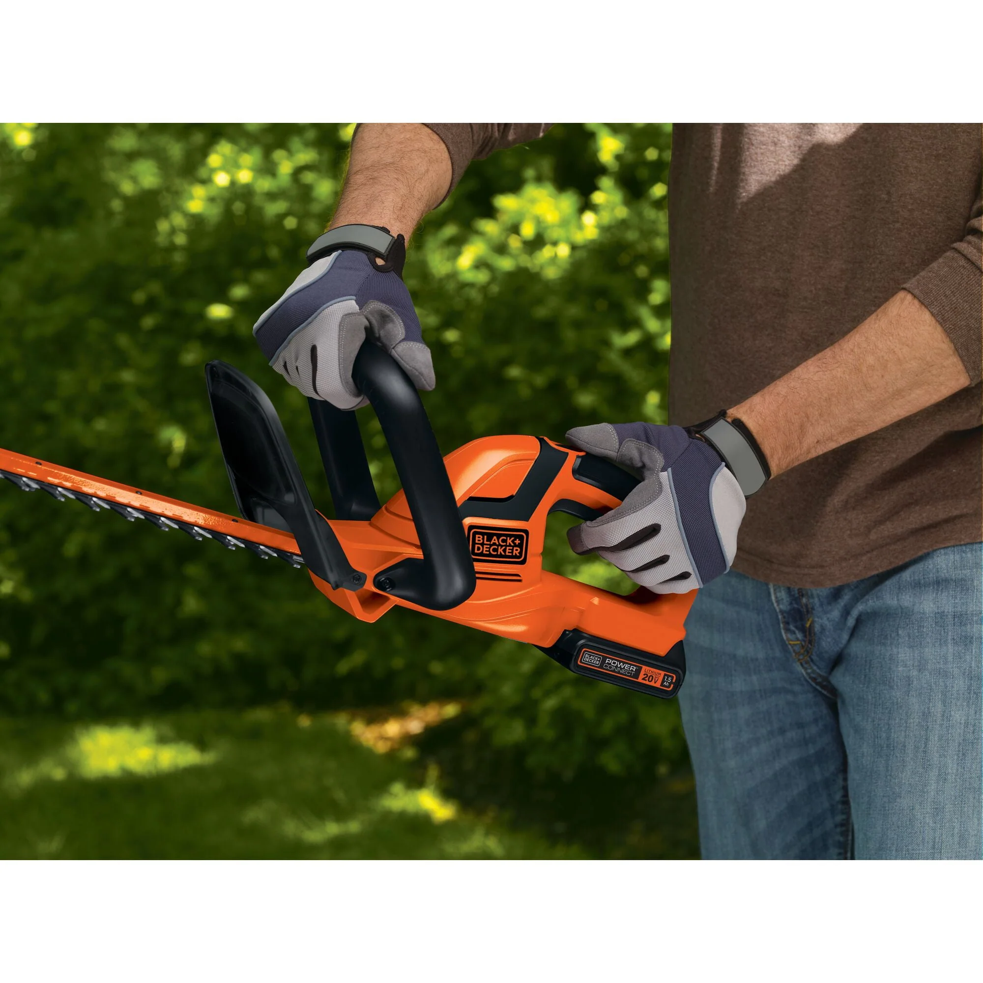 BLACK+DECKER LHT2220 20V MAX* Cordless Lithium 22 in. Hedge Trimmer
