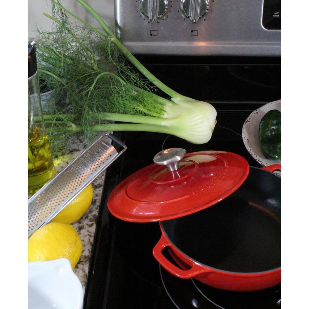 Chasseur 1.4 qt. Cast Iron Round Braiser with Lid CI_4920R_C187