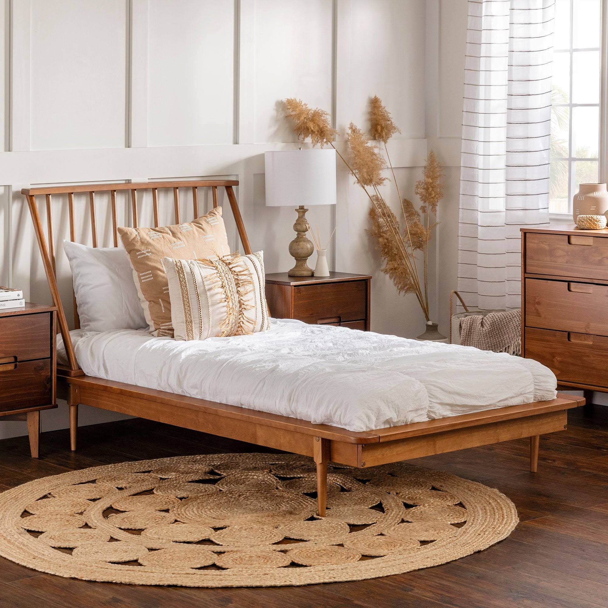 Carson Carrington Blaney Solid Pine Wood Spindle Bed - Caramel - Queen