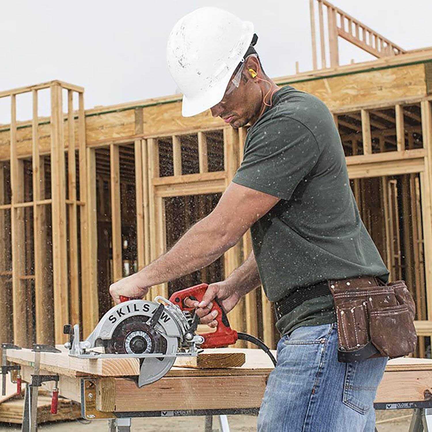Skilsaw 15-Amp Worm Drive Circular Saw SPT77WML-01 - Shop Hardware Tools Online Store