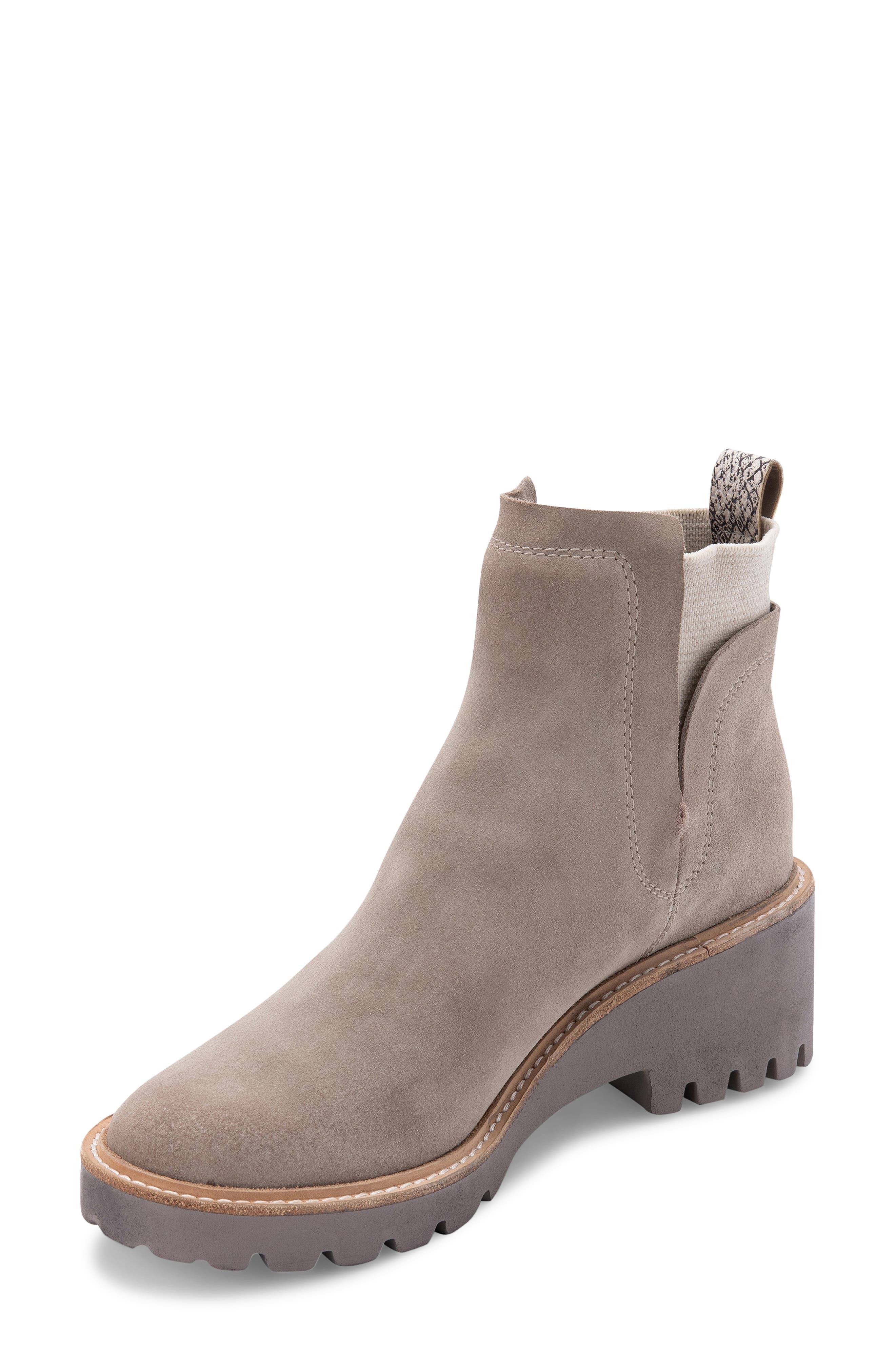 Dolce Vita Huey 8 / Almond / Suede